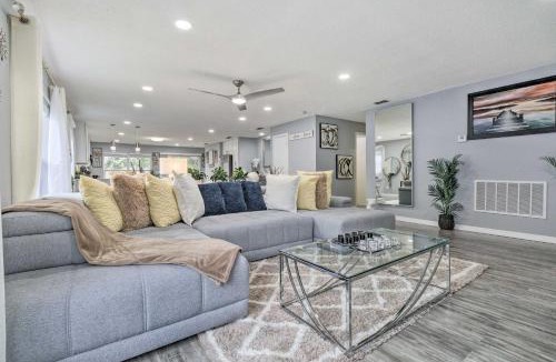Signal Hill House | Chic Orlando Family Getaway w/Fenced Yard!