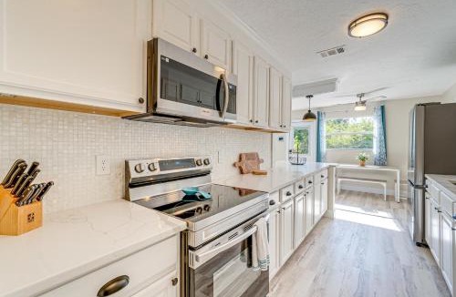 Gulf Cove House | Chic Port Charlotte Home ~ 9 Mi to Englewood Beach