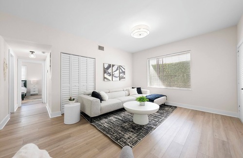 West Avenue Apartment | Chic Sobe Retreat 2-bedroom 2 full bath apartment walk to Lincoln Rd & Bay