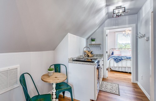 Downtown Historic District House | Chic Suite in Beautifully Updated Victorian Home - Walk to Downtown