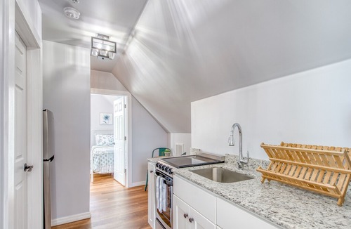 Downtown Historic District House | Chic Suite in Beautifully Updated Victorian Home - Walk to Downtown