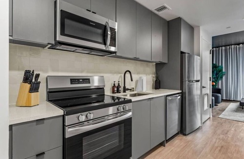 Historic Ybor Apartment | Chic Ybor Studio |Free Parking | Mins to DT!