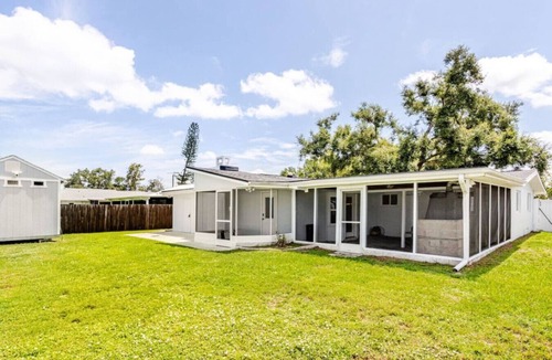 Sarasota Springs House | ChristianBNB For Teams Groups & Leaders Sleeps 14