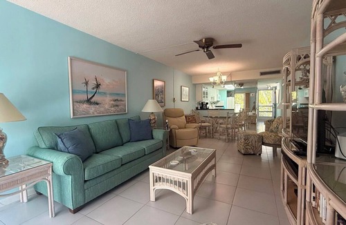 Key Colony Beach House | Clara`s Ocean Gem Condo 2bed 2bath third floor with elevator, pool & ocean views