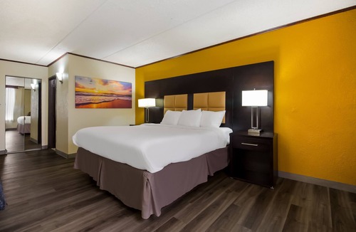 Lake Jackson Hotel | Clarion Pointe Lake Jackson - Clute