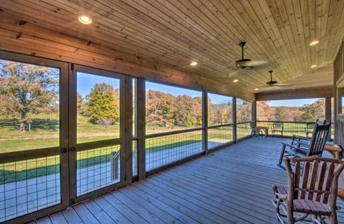 Clarkesville House | Clarkesville Ranch Cabin w/Screened-In Porch!