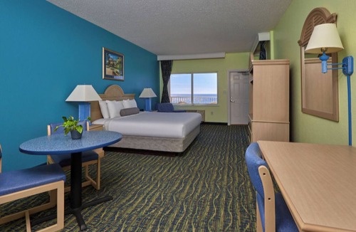 West Panama City Beach Hotel | Classic King | Palmetto | Gulf Views | Steps to the Sand