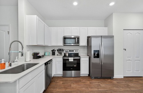 Baymeadows House | Clean 3BR Townhome/Close to Mayo and Beaches
