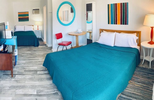 Salida Hotel | Clean, Central, Retro Inspired Salida Motel 8