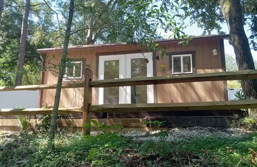 Clearwater Cabin | Clearwater Creekfront Tiny Home - Safety Harbor