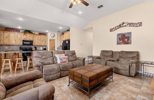 New Braunfels House | Cliff View #14 Stunning River Access, Retreat on Guadalupe River, Tubing, Family Fun Amenities