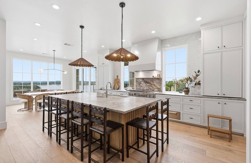 Graford House | Cliffside at the Gate: Lakefront, pool and Basketball/Pickleball Court