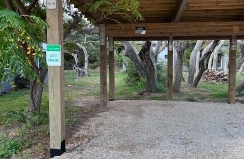 Rockport Cottage | Clifton Cottage- Cute cottage with a modern flare! Pier! Kayak ramps! Private