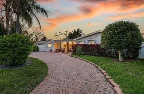Deerfield Beach Villa | Close to Beach 4 Br with Private Heated Pool