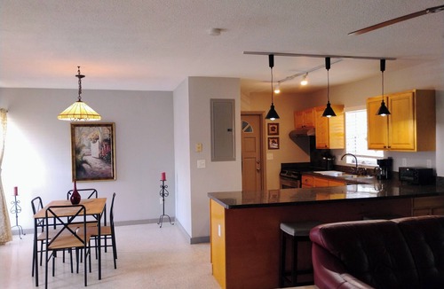 Interchange Square House | Close to Beach Hiking Boating and Biking