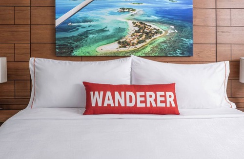 Park Shore Hotel | Close to Beaches w/Breathtaking Sunsets | Free Breakfast