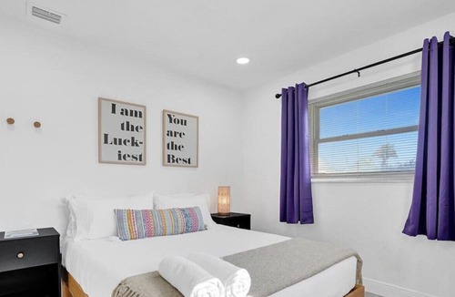 South Middle River House | Close to Las Olas, The Beach, Wilton Manors | Private Patio | Renovated BOHO Design