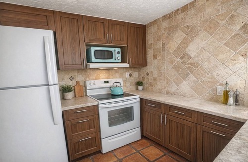 South Gate Ridge House | Close to Siesta Key, 3 brd house, fully renovated, everything NEW, fully stocked