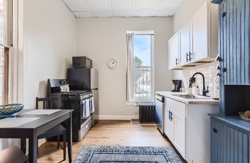 City Park Apartment | Cloud by Modern Midstay/1 Block to City Park #C4