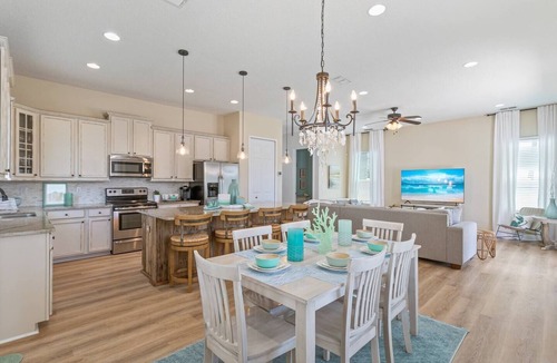 Jacksonville Beach House | Coastal Cottage: Pool, Golf Cart & Game Room