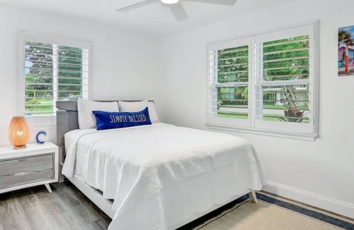 Edgewater Cottage | Coastal Cottage Close to New Smyrna Beach