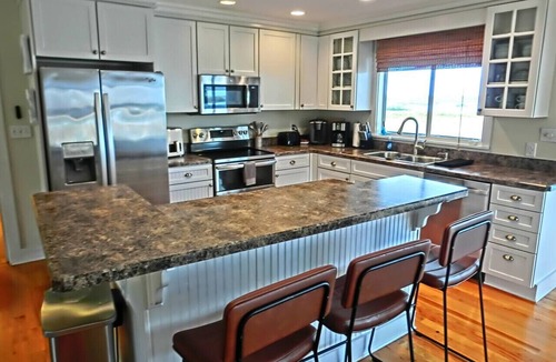 Pine Island House | Coastal Cozy Cabana | Steps to Beach Kayaks Big Yard Peaceful Escape