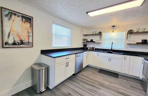 Panama City House | Coastal Drift ¤ Fenced Yard ¤ Dinning ¤ Shops ¤ King and Queen Bed