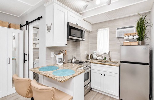 Treasure Island Condo | Coastal Retreat: Studio Unit w/Pool, Kitchen & Steps to Beach ➠ Tropic Terrace #9