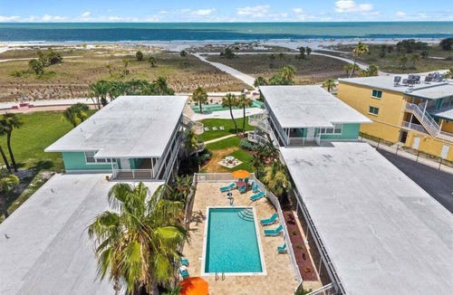 Treasure Island Condo | Coastal Retreat: Studio Unit w/Pool, Kitchen & Steps to Beach ➠ Tropic Terrace #9