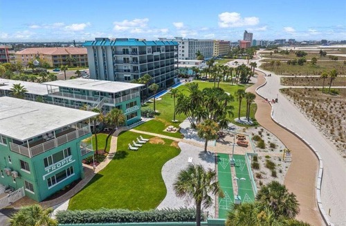 Treasure Island Condo | Coastal Retreat: Studio Unit w/Pool, Kitchen & Steps to Beach ➠ Tropic Terrace #9