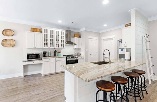 Emerald Waters Village House | Coastal91-Free Golf Cart-Pet Friendly-Pool Table
