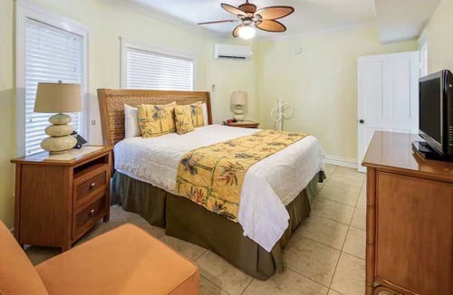 Old Town Resort | Coconut Beach Resort - 1 BR Studio