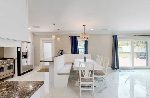 Bel Air House | Coconut Oasis Across from the Beach - Luxury 3-bedroom Chef's Kitchen & Privacy.