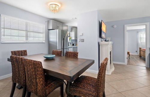 East Naples House | Come Stay In This Charming & Cozy Home In The Heart Of Naples