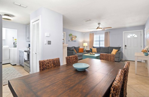 East Naples House | Come Stay In This Charming & Cozy Home In The Heart Of Naples