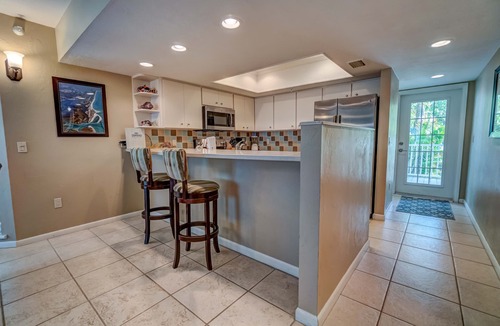 Palm Island Villa | Comfortable 2 BR! Gorgeous Villa with access to pool and beach B1511A