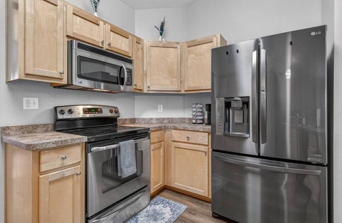 Bagdad House | Comfortable 3BR for Families Near Blackwater