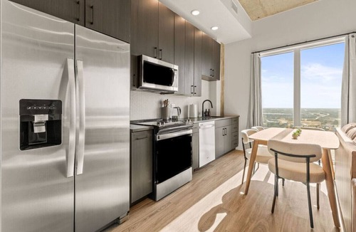 Channel District Apartment | Comfortable Channelside 1BR w/Great Perks