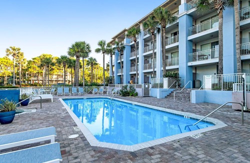 Gulf Place Apartment | Comfortable condo with kitchenette, community pools & hot tub - walk to the beach
