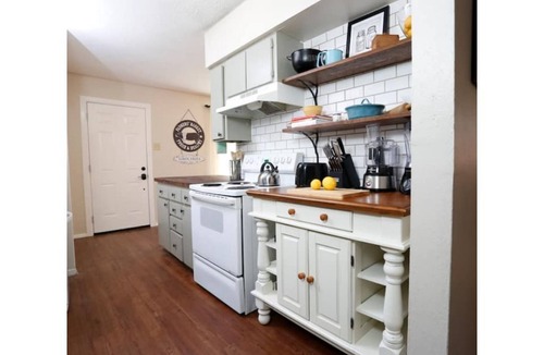 Arlington House | Comfortable Home Next to Stadium