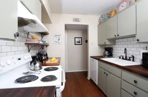 Arlington House | Comfortable Home Next to Stadium