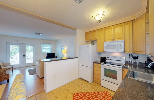 Holmes Beach Villa | Comfortable island villa with private heated pool, courtyard & easy beach access