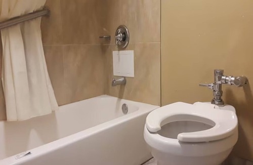 Governor's Walk Hotel | Comfortable Room near Tallahassee Downtown Market & Attractions | Free Parking