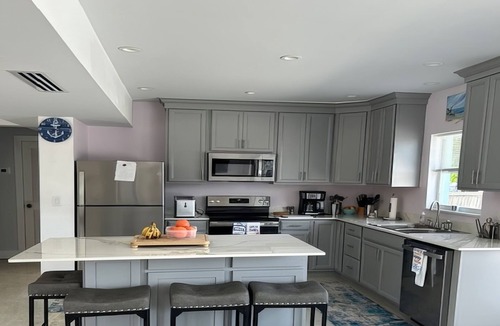 Venetian Shores House | Comfortable, Spacious 3-BR, 2-BA-1 level home- DEEP dock on canal, Islamorada