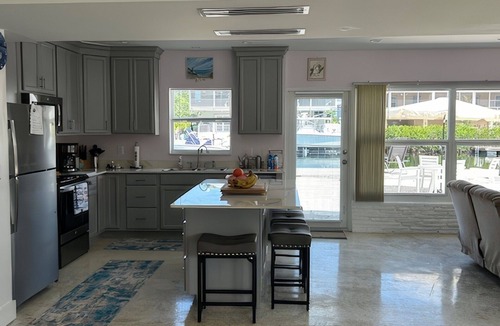 Venetian Shores House | Comfortable, Spacious 3-BR, 2-BA-1 level home- DEEP dock on canal, Islamorada