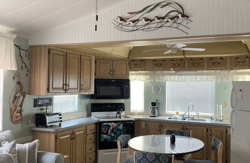 Braden River House | Comfortable unit @ Sun Outdoors! Lots of Amenities! Siesta Key, Pine Craft, Shop