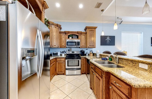 South Padre Island Condo | Comfortable, family-friendly condo w/shared pool - steps to beach, dogs OK