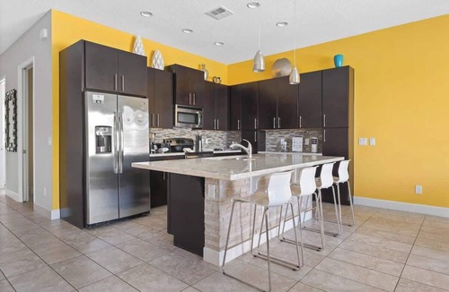 Davenport House | Comfortable Vacation Home up to 10 People