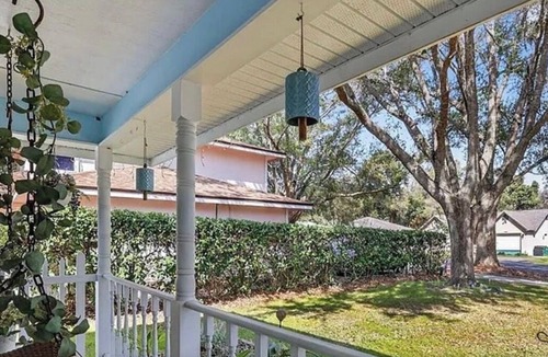 Mount Dora House | Comfy Mount Dora Cottage - King Bed - Updated & Clean!