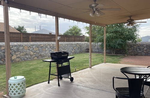 Biggs Field House | Comfy, Spacious 3 bedroom Casita